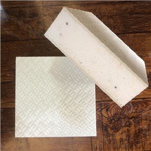 Entra nei pannelli a parete del congelatore